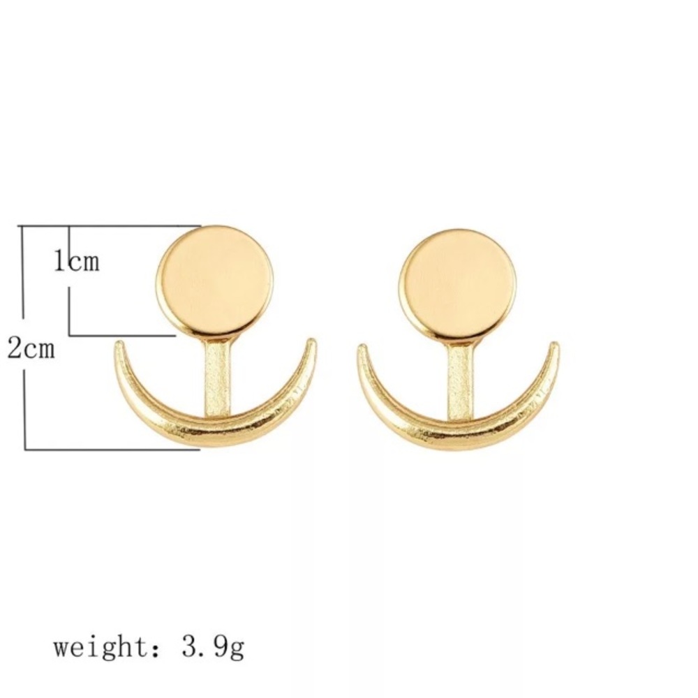 Boho Gold crescent moon earrings - Picture 7 of 7